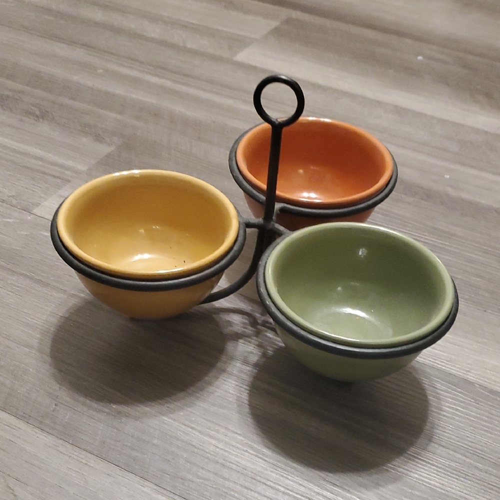 Colorful Ceramic Bowl Trio with Metal Stand